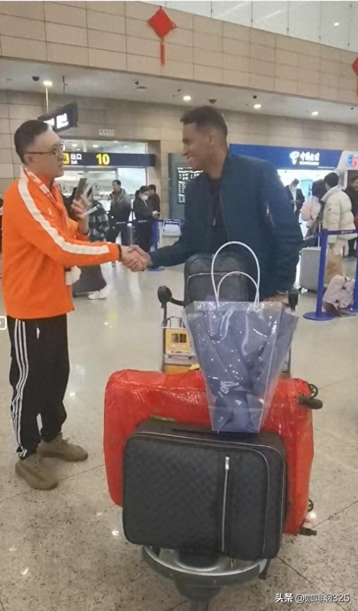  青島日報：前巴西國奧球員奧古斯托與海牛會合，球隊五外援到位