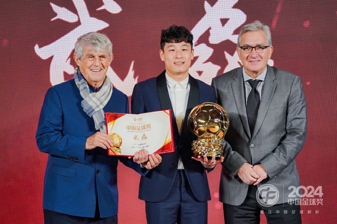  恭喜“核武7”！武磊第五次加冕中國金球獎