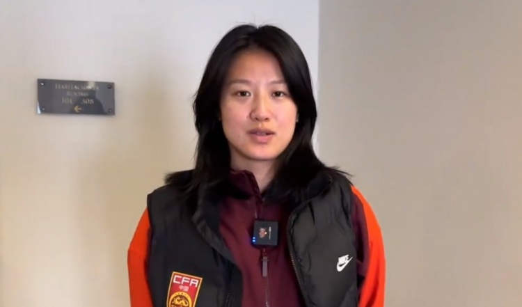  汪琳琳：范迪克是我的偶像和目標，希望變成他那樣全面的中后衛(wèi)
