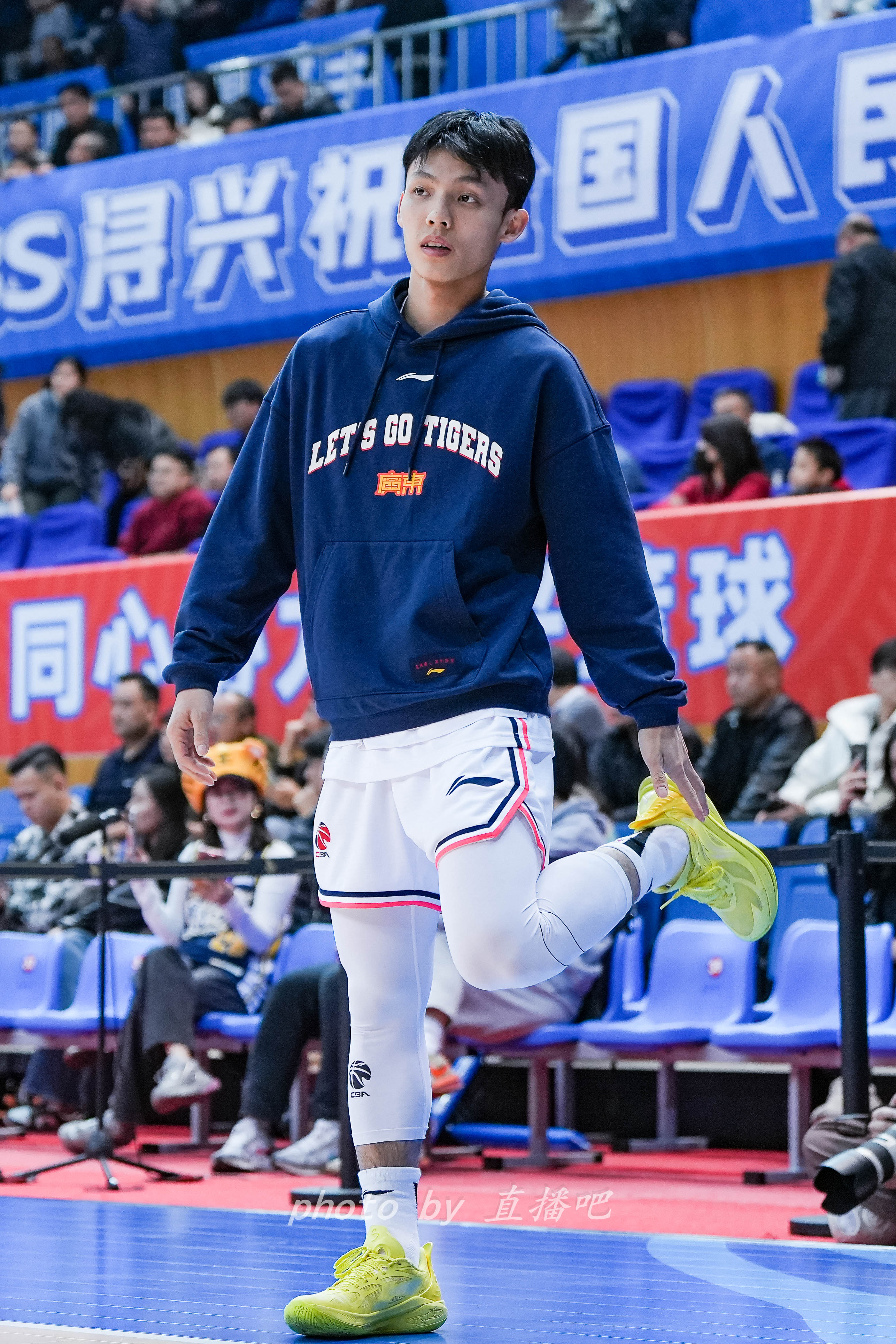  “控球中鋒”！徐杰這身體素質(zhì)有億點(diǎn)東西