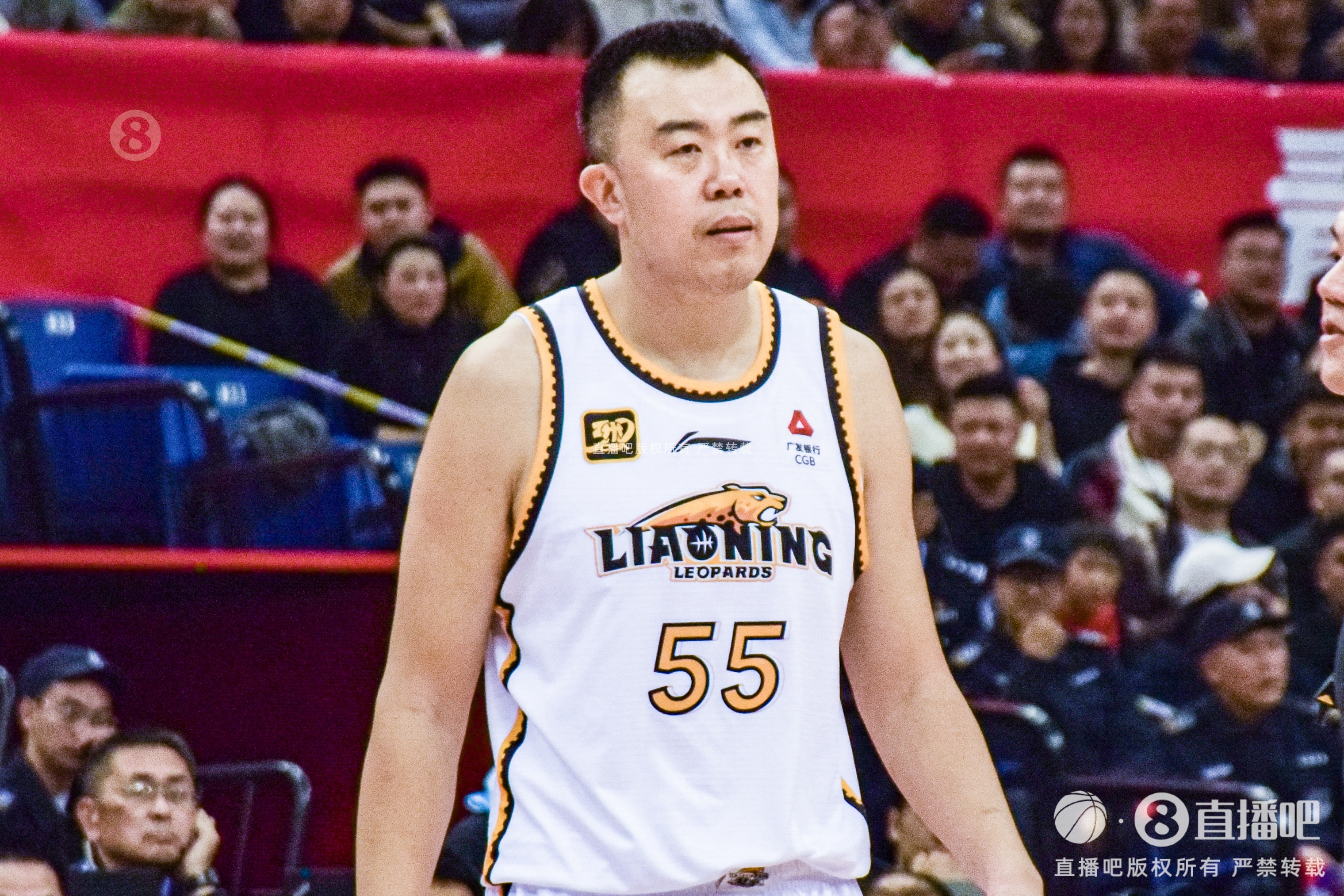  油箱滿滿的！韓德君上半場5投全中得到10分3板2助1斷