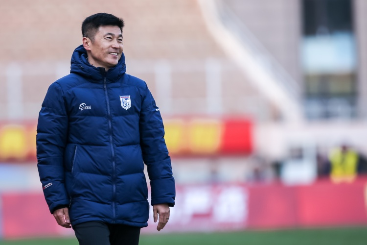 足球報(bào)：大連英博低調(diào)備戰(zhàn)，簽約贊助商為大連足球注入新活力