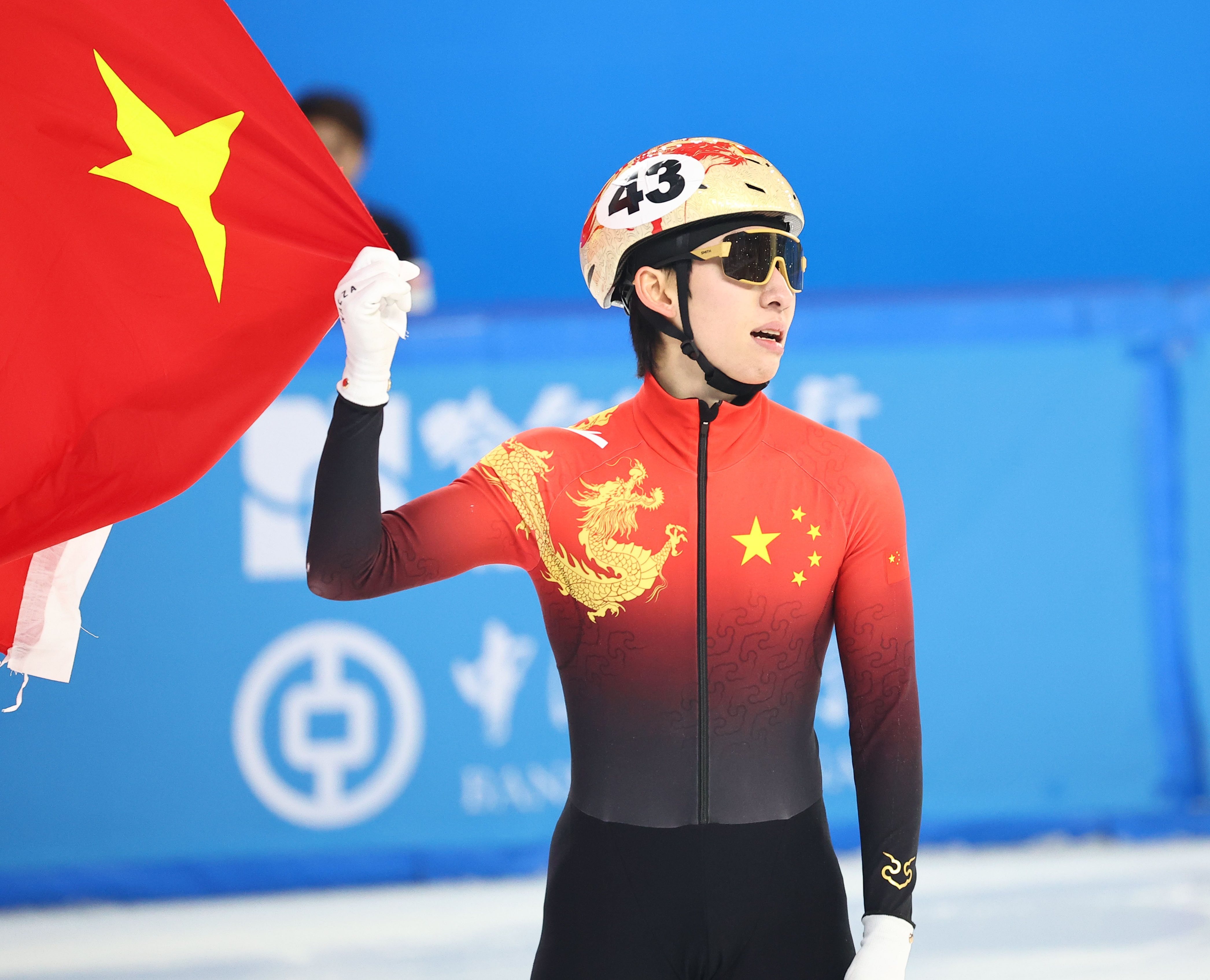  媒體人：中國冰雪歸化非常成功，但足球歸化花更多錢卻連水花都沒