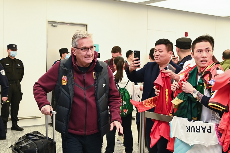  蘇媒：國足仍有爭第二希望，但真的不能再“守”下去了